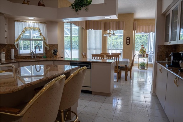 320 LOCHEN CIRCLE, WINTER HAVEN, Florida 33884, 3 Bedrooms Bedrooms, ,3 BathroomsBathrooms,Residential,For Sale,LOCHEN,P4917585