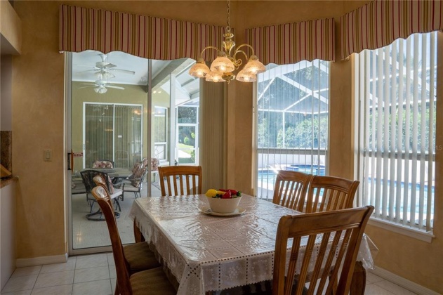 320 LOCHEN CIRCLE, WINTER HAVEN, Florida 33884, 3 Bedrooms Bedrooms, ,3 BathroomsBathrooms,Residential,For Sale,LOCHEN,P4917585