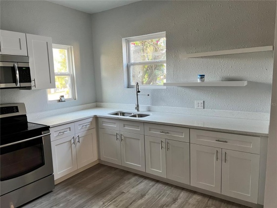 105 LAKE RING DRIVE, WINTER HAVEN, Florida 33884, 4 Bedrooms Bedrooms, ,2 BathroomsBathrooms,Residential,For Sale,LAKE RING,O6008182