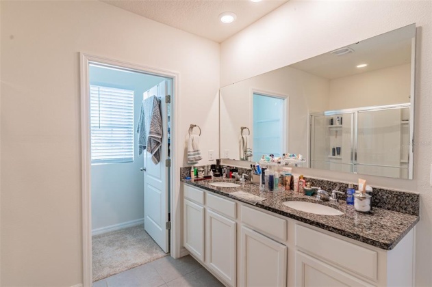 128 LUDISIA LOOP, DAVENPORT, Florida 33837, 5 Bedrooms Bedrooms, ,3 BathroomsBathrooms,Rental Properties,For Sale,LUDISIA,O6008557