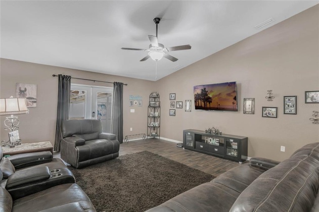 570 OLD BARTOW LAKE WALES ROAD, BARTOW, Florida 33830, 3 Bedrooms Bedrooms, ,2 BathroomsBathrooms,Residential,For Sale,OLD BARTOW LAKE WALES,P4919790