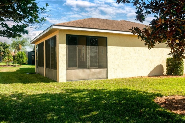 5392 HOGAN LANE, WINTER HAVEN, Florida 33884, 3 Bedrooms Bedrooms, ,2 BathroomsBathrooms,Residential,For Sale,HOGAN,P4919664