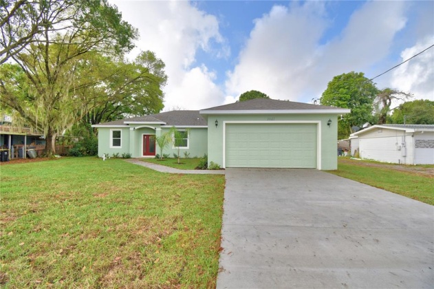 1041 BILTMORE DRIVE, WINTER HAVEN, Florida 33881, 4 Bedrooms Bedrooms, ,2 BathroomsBathrooms,Residential,For Sale,BILTMORE,P4919787