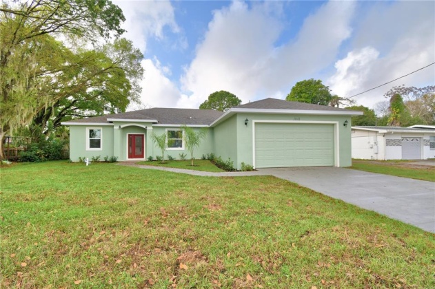 1041 BILTMORE DRIVE, WINTER HAVEN, Florida 33881, 4 Bedrooms Bedrooms, ,2 BathroomsBathrooms,Residential,For Sale,BILTMORE,P4919787