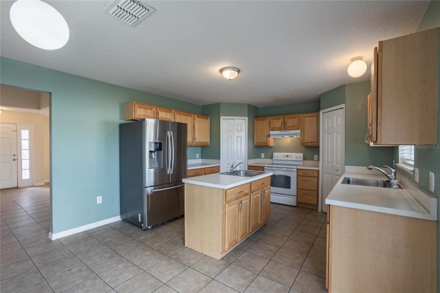 146 MILESTONE DRIVE, HAINES CITY, Florida 33844, 5 Bedrooms Bedrooms, ,2 BathroomsBathrooms,Rental Properties,For Sale,MILESTONE,O6001815
