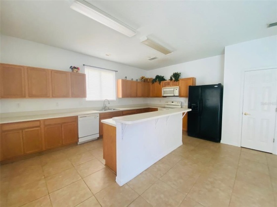 205 KETTERING ROAD, DAVENPORT, Florida 33897, 6 Bedrooms Bedrooms, ,4 BathroomsBathrooms,Residential,For Sale,KETTERING,O6008673