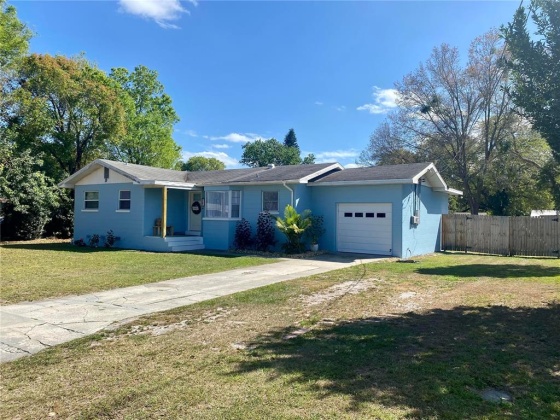 3181 AVENUE Q, WINTER HAVEN, Florida 33881, 3 Bedrooms Bedrooms, ,2 BathroomsBathrooms,Residential,For Sale,AVENUE Q,L4928530