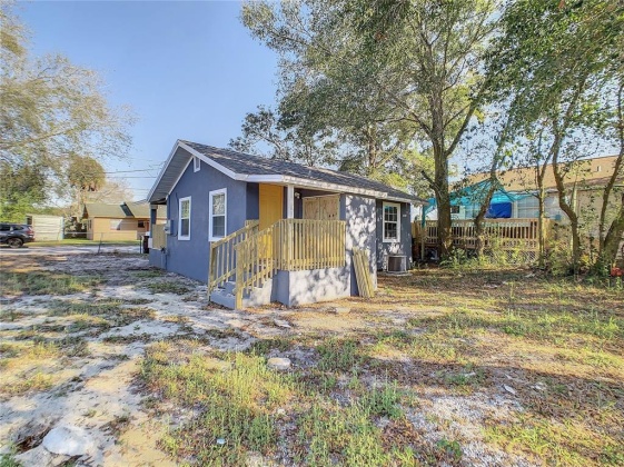 213 PHILLIPS STREET, LAKE WALES, Florida 33853, 2 Bedrooms Bedrooms, ,1 BathroomBathrooms,Residential,For Sale,PHILLIPS,S5063720