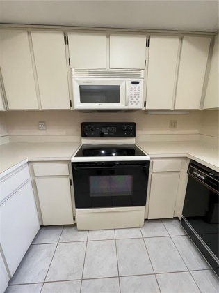 2025 SYLVESTER ROAD, LAKELAND, Florida 33803, 2 Bedrooms Bedrooms, ,1 BathroomBathrooms,Residential,For Sale,SYLVESTER,L4928560