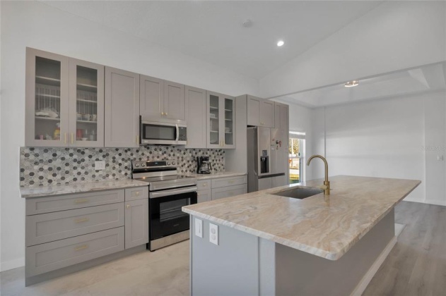614 ROCHESTER LOOP, DAVENPORT, Florida 33897, 5 Bedrooms Bedrooms, ,3 BathroomsBathrooms,Rental Properties,For Sale,ROCHESTER,O6010359