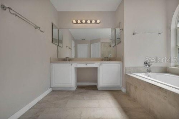 614 ROCHESTER LOOP, DAVENPORT, Florida 33897, 5 Bedrooms Bedrooms, ,3 BathroomsBathrooms,Rental Properties,For Sale,ROCHESTER,O6010359