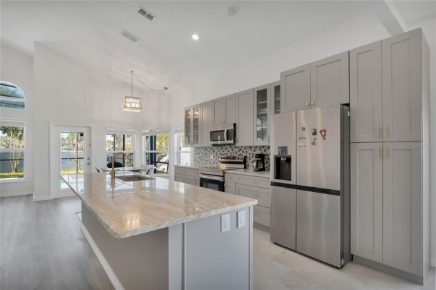 614 ROCHESTER LOOP, DAVENPORT, Florida 33897, 5 Bedrooms Bedrooms, ,3 BathroomsBathrooms,Rental Properties,For Sale,ROCHESTER,O6010359