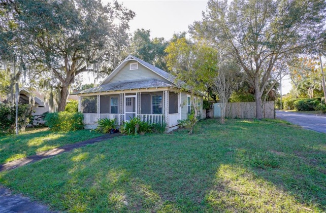 500 JOHNSON AVENUE, LAKE WALES, Florida 33853, 4 Bedrooms Bedrooms, ,3 BathroomsBathrooms,Rental Properties,For Sale,JOHNSON,P4919793