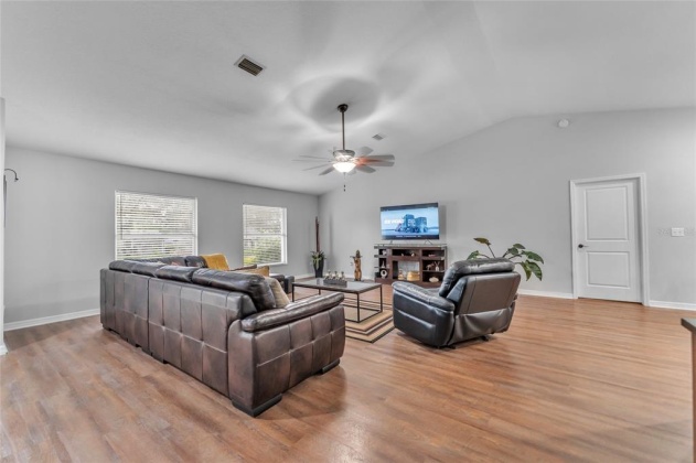 201 CYPRESS STREET, DAVENPORT, Florida 33837, 3 Bedrooms Bedrooms, ,2 BathroomsBathrooms,Residential,For Sale,CYPRESS,O6010469