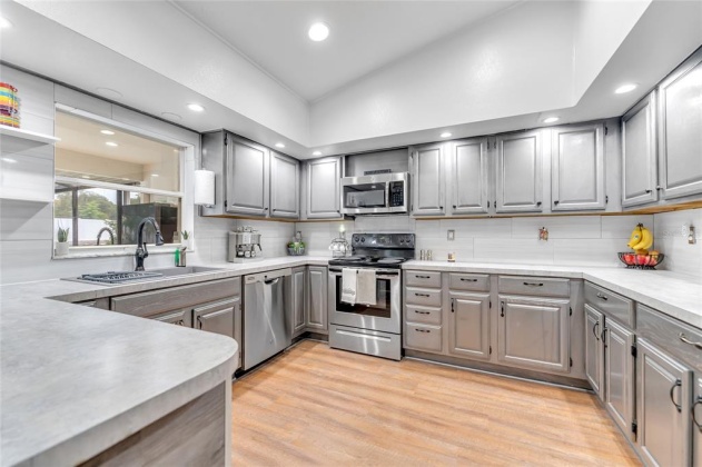 201 CYPRESS STREET, DAVENPORT, Florida 33837, 3 Bedrooms Bedrooms, ,2 BathroomsBathrooms,Residential,For Sale,CYPRESS,O6010469