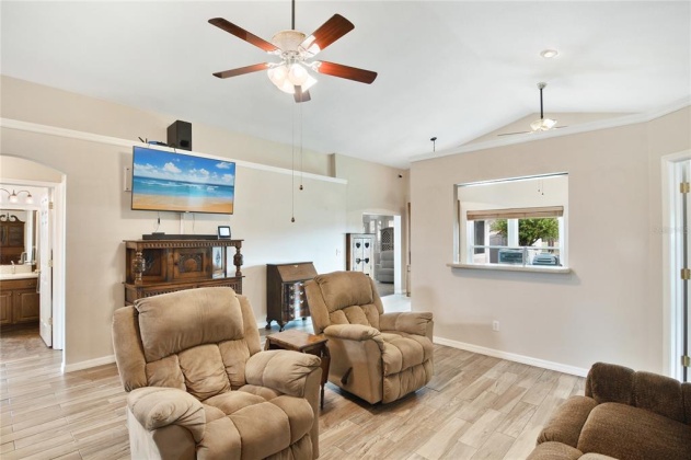 542 OAKPARK LOOP, DAVENPORT, Florida 33837, 3 Bedrooms Bedrooms, ,2 BathroomsBathrooms,Residential,For Sale,OAKPARK,P4919876