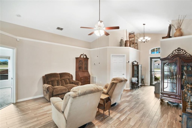 542 OAKPARK LOOP, DAVENPORT, Florida 33837, 3 Bedrooms Bedrooms, ,2 BathroomsBathrooms,Residential,For Sale,OAKPARK,P4919876