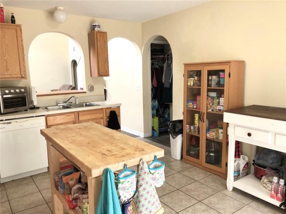 7825 COUNTRY CHASE AVENUE, LAKELAND, Florida 33810, 4 Bedrooms Bedrooms, ,3 BathroomsBathrooms,Residential,For Sale,COUNTRY CHASE,L4927667