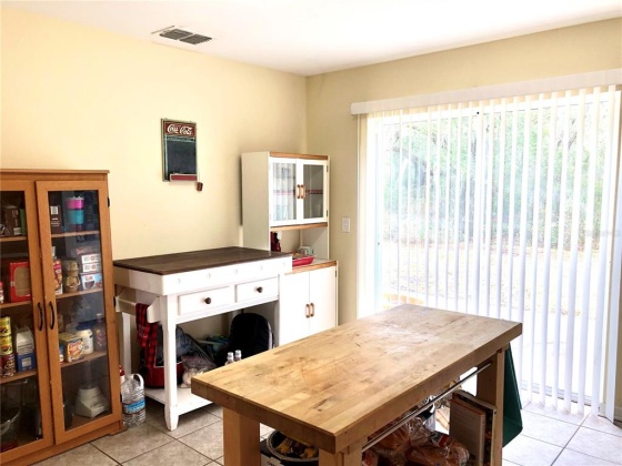 7825 COUNTRY CHASE AVENUE, LAKELAND, Florida 33810, 4 Bedrooms Bedrooms, ,3 BathroomsBathrooms,Residential,For Sale,COUNTRY CHASE,L4927667