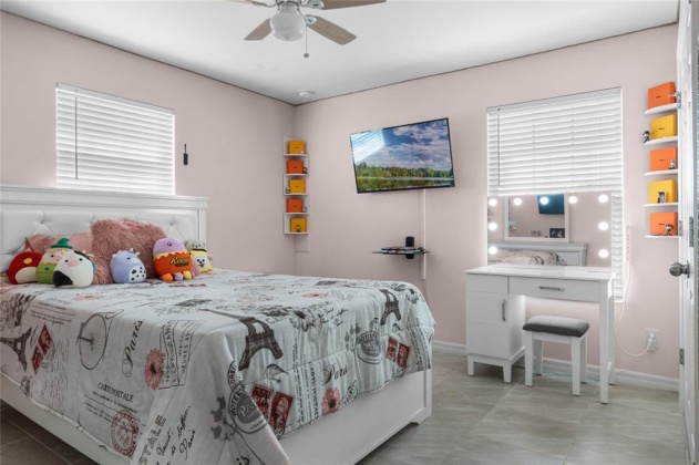 137 WILLIAMSON DRIVE, DAVENPORT, Florida 33897, 5 Bedrooms Bedrooms, ,3 BathroomsBathrooms,Residential,For Sale,WILLIAMSON,O6009475