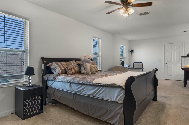 137 WILLIAMSON DRIVE, DAVENPORT, Florida 33897, 5 Bedrooms Bedrooms, ,3 BathroomsBathrooms,Residential,For Sale,WILLIAMSON,O6009475