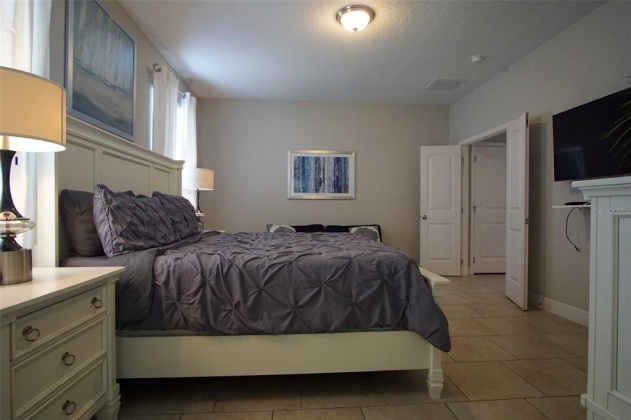 4201 OAKVIEW DRIVE, DAVENPORT, Florida 33837, 6 Bedrooms Bedrooms, ,5 BathroomsBathrooms,Rental Properties,For Sale,OAKVIEW,S5064318