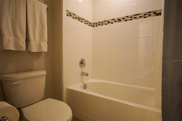 4201 OAKVIEW DRIVE, DAVENPORT, Florida 33837, 6 Bedrooms Bedrooms, ,5 BathroomsBathrooms,Rental Properties,For Sale,OAKVIEW,S5064318