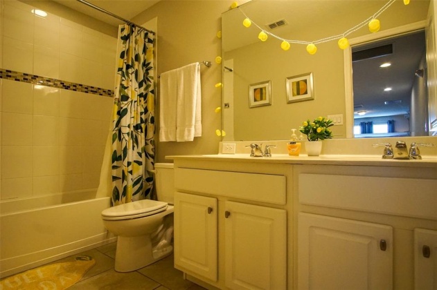 4201 OAKVIEW DRIVE, DAVENPORT, Florida 33837, 6 Bedrooms Bedrooms, ,5 BathroomsBathrooms,Rental Properties,For Sale,OAKVIEW,S5064318
