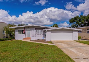 727 CARLTON AVENUE, LAKE WALES, Florida 33853, 3 Bedrooms Bedrooms, ,2 BathroomsBathrooms,Residential,For Sale,CARLTON,O5985877