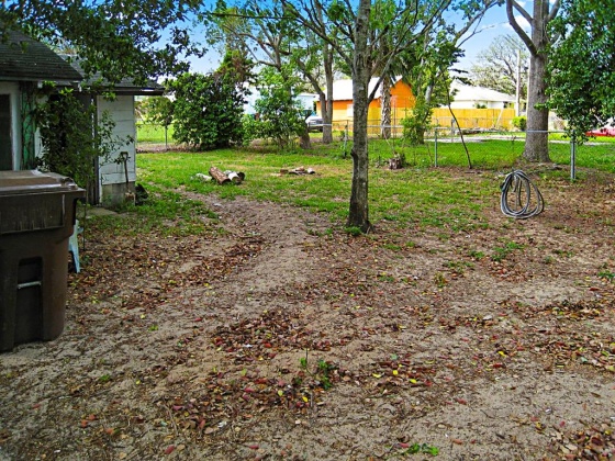 101 MAPLE STREET, DAVENPORT, Florida 33837, 4 Bedrooms Bedrooms, ,2 BathroomsBathrooms,Residential,For Sale,MAPLE,P4919463