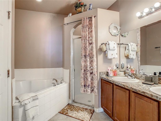 662 HIGHLAND MEADOWS AVENUE, DAVENPORT, Florida 33837, 4 Bedrooms Bedrooms, ,2 BathroomsBathrooms,Residential,For Sale,HIGHLAND MEADOWS,S5064213
