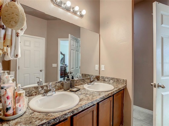 662 HIGHLAND MEADOWS AVENUE, DAVENPORT, Florida 33837, 4 Bedrooms Bedrooms, ,2 BathroomsBathrooms,Residential,For Sale,HIGHLAND MEADOWS,S5064213