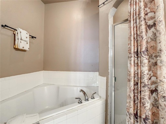 662 HIGHLAND MEADOWS AVENUE, DAVENPORT, Florida 33837, 4 Bedrooms Bedrooms, ,2 BathroomsBathrooms,Residential,For Sale,HIGHLAND MEADOWS,S5064213