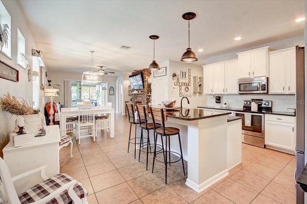 260 MAGNETA LOOP, AUBURNDALE, Florida 33823, 4 Bedrooms Bedrooms, ,2 BathroomsBathrooms,Residential,For Sale,MAGNETA,T3360790