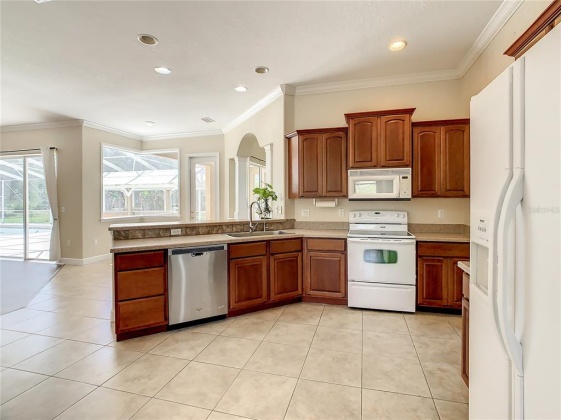 131 HIDDEN PALMS COURT, DAVENPORT, Florida 33897, 4 Bedrooms Bedrooms, ,3 BathroomsBathrooms,Residential,For Sale,HIDDEN PALMS,O6010396