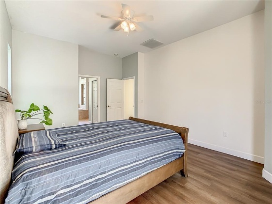 131 HIDDEN PALMS COURT, DAVENPORT, Florida 33897, 4 Bedrooms Bedrooms, ,3 BathroomsBathrooms,Residential,For Sale,HIDDEN PALMS,O6010396