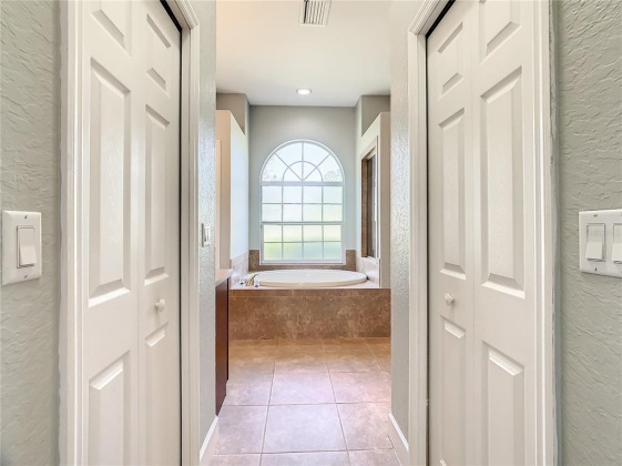 131 HIDDEN PALMS COURT, DAVENPORT, Florida 33897, 4 Bedrooms Bedrooms, ,3 BathroomsBathrooms,Residential,For Sale,HIDDEN PALMS,O6010396
