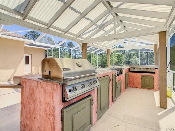 131 HIDDEN PALMS COURT, DAVENPORT, Florida 33897, 4 Bedrooms Bedrooms, ,3 BathroomsBathrooms,Residential,For Sale,HIDDEN PALMS,O6010396