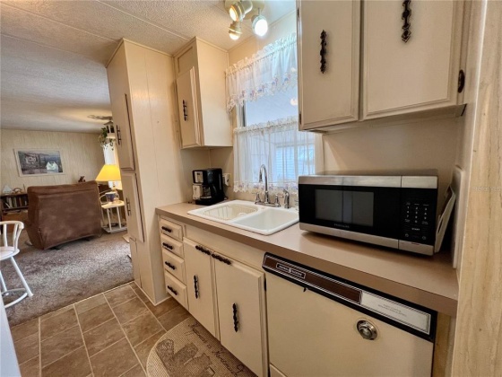 49 WOODLAND CIRCLE, HAINES CITY, Florida 33844, 2 Bedrooms Bedrooms, ,2 BathroomsBathrooms,Residential,For Sale,WOODLAND,P4919921