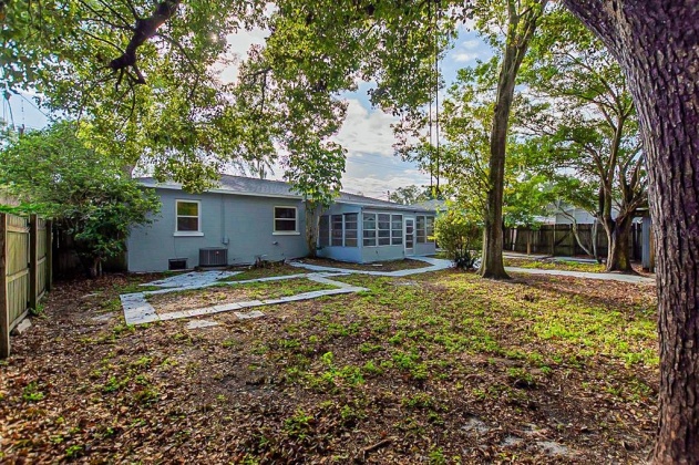1815 LINCOLN AVENUE, LAKELAND, Florida 33803, 3 Bedrooms Bedrooms, ,1 BathroomBathrooms,Residential,For Sale,LINCOLN,O6011244