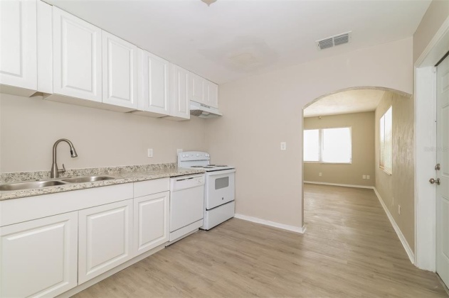 2246 COLONIAL AVENUE, LAKELAND, Florida 33801, 3 Bedrooms Bedrooms, ,2 BathroomsBathrooms,Rental Properties,For Sale,COLONIAL,T3337527