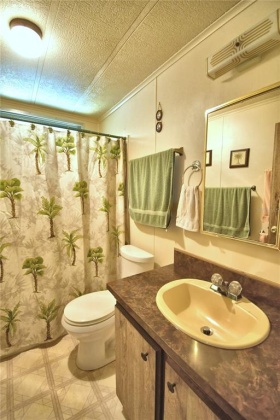 5988 FOXHOLLOW DR, WINTER HAVEN, Florida 33884, 3 Bedrooms Bedrooms, ,2 BathroomsBathrooms,Residential,For Sale,FOXHOLLOW DR,P4919934