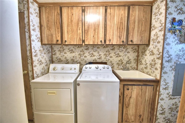 5988 FOXHOLLOW DR, WINTER HAVEN, Florida 33884, 3 Bedrooms Bedrooms, ,2 BathroomsBathrooms,Residential,For Sale,FOXHOLLOW DR,P4919934