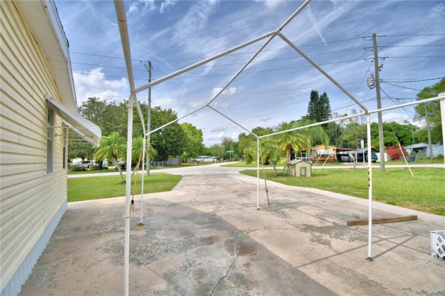 5988 FOXHOLLOW DR, WINTER HAVEN, Florida 33884, 3 Bedrooms Bedrooms, ,2 BathroomsBathrooms,Residential,For Sale,FOXHOLLOW DR,P4919934