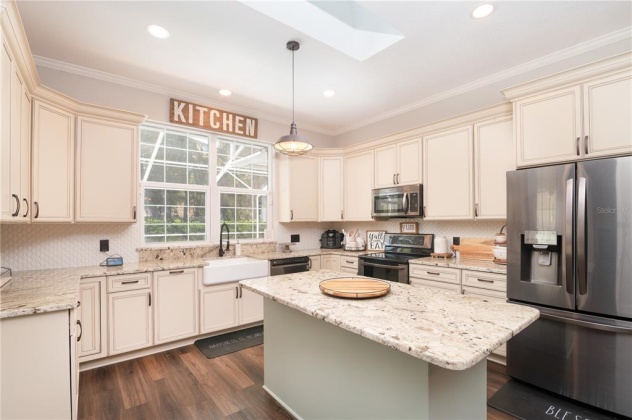 2020 LAKE ARIANA BOULEVARD, AUBURNDALE, Florida 33823, 4 Bedrooms Bedrooms, ,4 BathroomsBathrooms,Residential,For Sale,LAKE ARIANA,L4928617