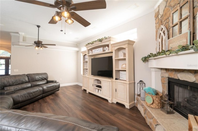 2020 LAKE ARIANA BOULEVARD, AUBURNDALE, Florida 33823, 4 Bedrooms Bedrooms, ,4 BathroomsBathrooms,Residential,For Sale,LAKE ARIANA,L4928617