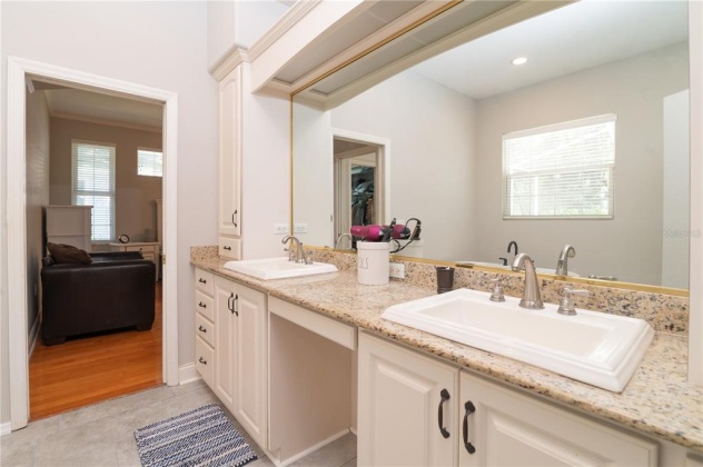 2020 LAKE ARIANA BOULEVARD, AUBURNDALE, Florida 33823, 4 Bedrooms Bedrooms, ,4 BathroomsBathrooms,Residential,For Sale,LAKE ARIANA,L4928617