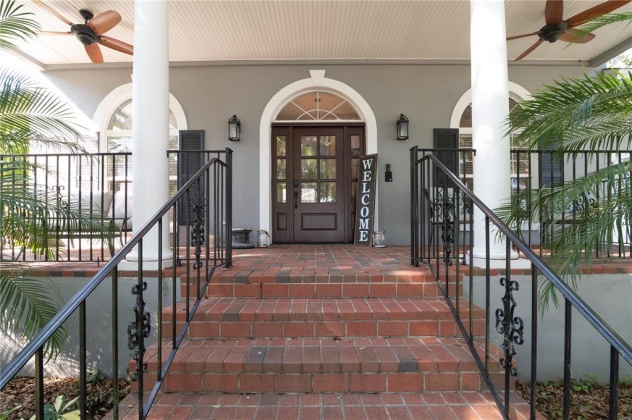 2020 LAKE ARIANA BOULEVARD, AUBURNDALE, Florida 33823, 4 Bedrooms Bedrooms, ,4 BathroomsBathrooms,Residential,For Sale,LAKE ARIANA,L4928617
