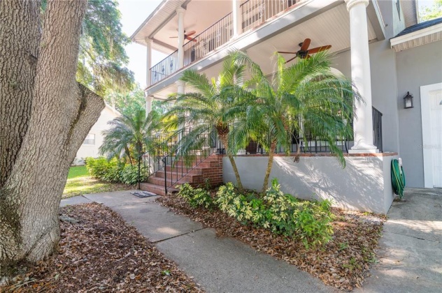 2020 LAKE ARIANA BOULEVARD, AUBURNDALE, Florida 33823, 4 Bedrooms Bedrooms, ,4 BathroomsBathrooms,Residential,For Sale,LAKE ARIANA,L4928617