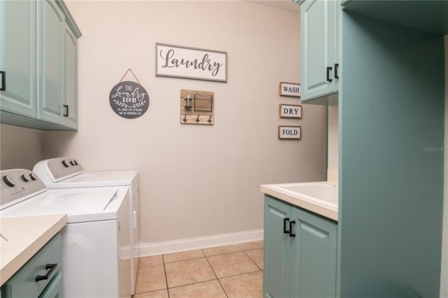 2020 LAKE ARIANA BOULEVARD, AUBURNDALE, Florida 33823, 4 Bedrooms Bedrooms, ,4 BathroomsBathrooms,Residential,For Sale,LAKE ARIANA,L4928617